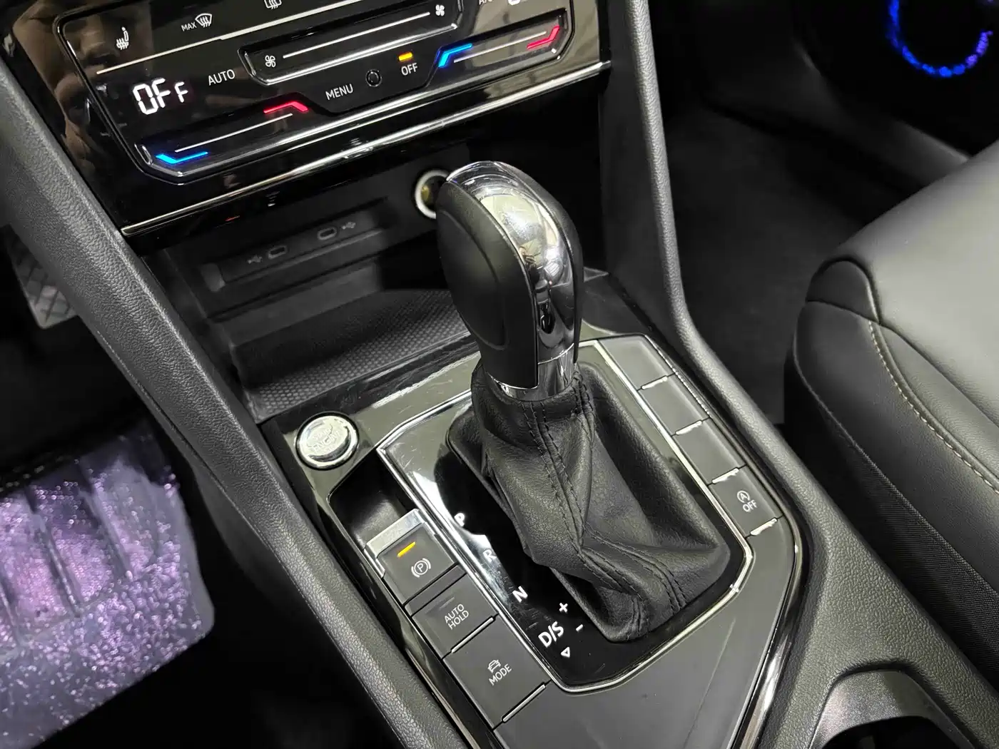 Volkswagen Tharu 2022 280TSI FWD Luxury Edition фото 11
