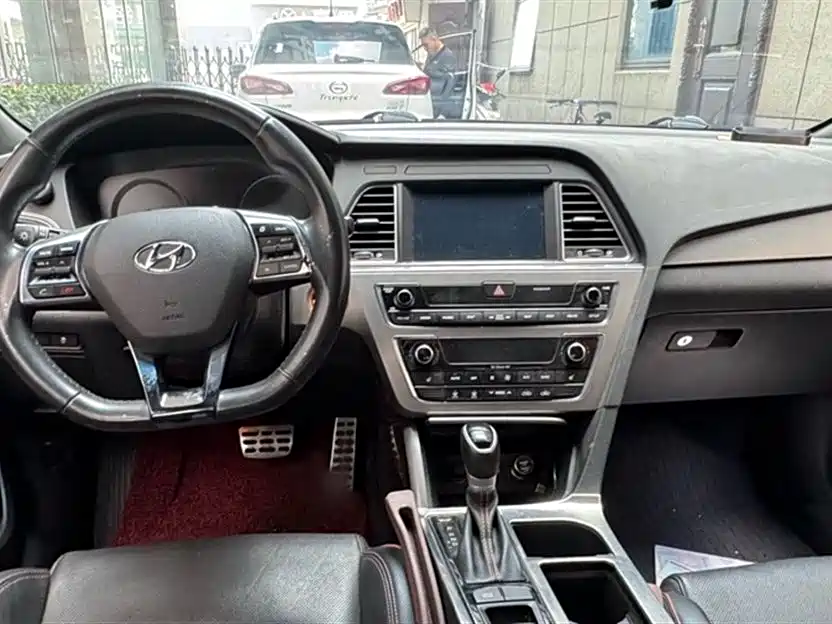 Hyundai Sonata 2015 1.6T GLS Smart фото 5