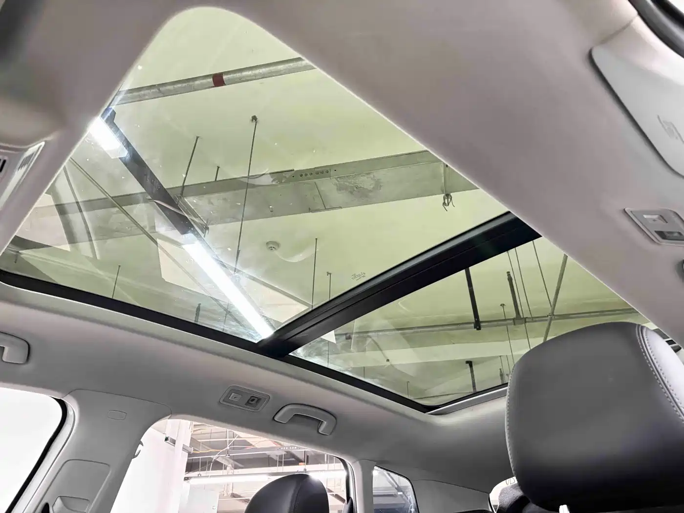 Volkswagen Tharu 2022 280TSI FWD Luxury Edition фото 15
