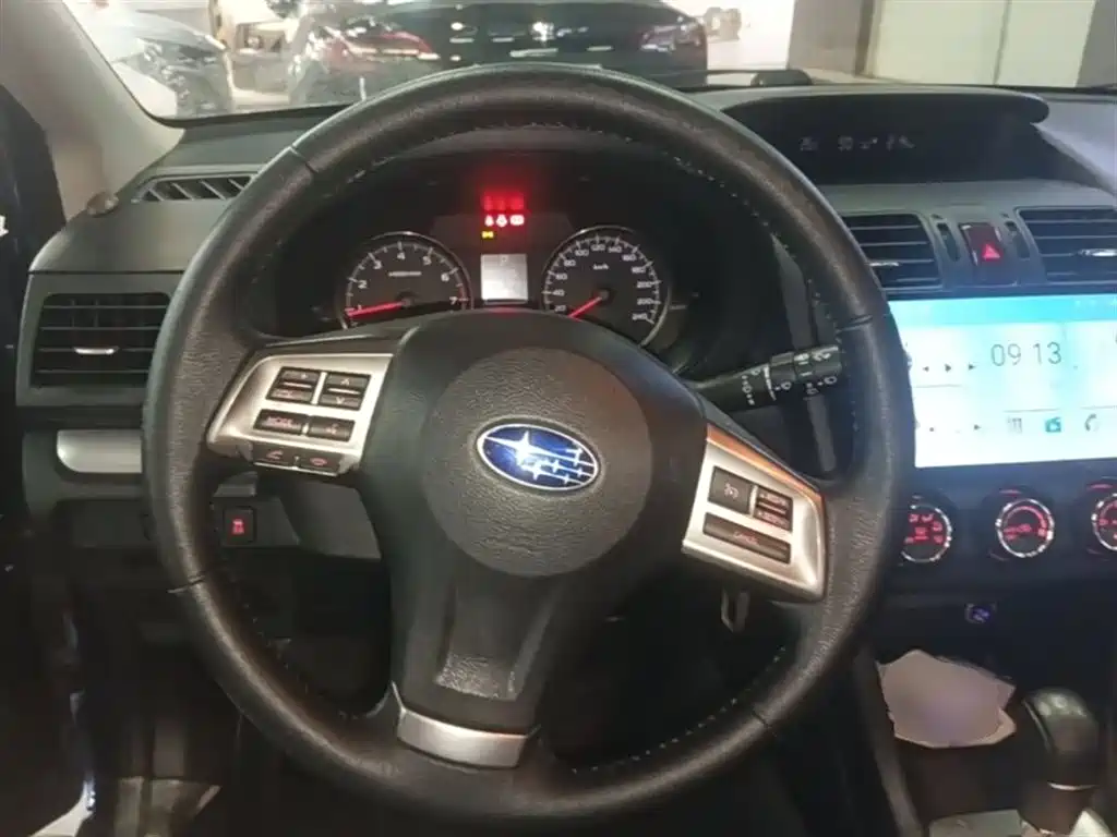 Subaru XV 2014 2.0i Comfort фото 11