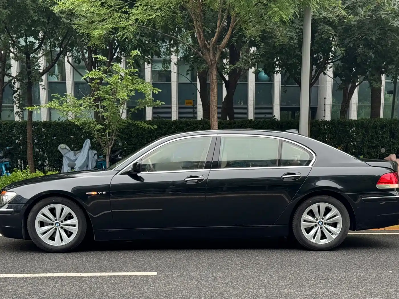 Фото 3 - BMW 7 Series