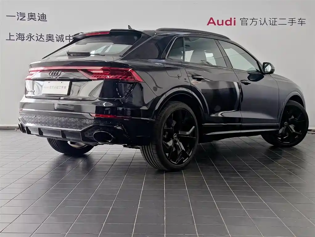 Photo 5 - Audi RS Q8