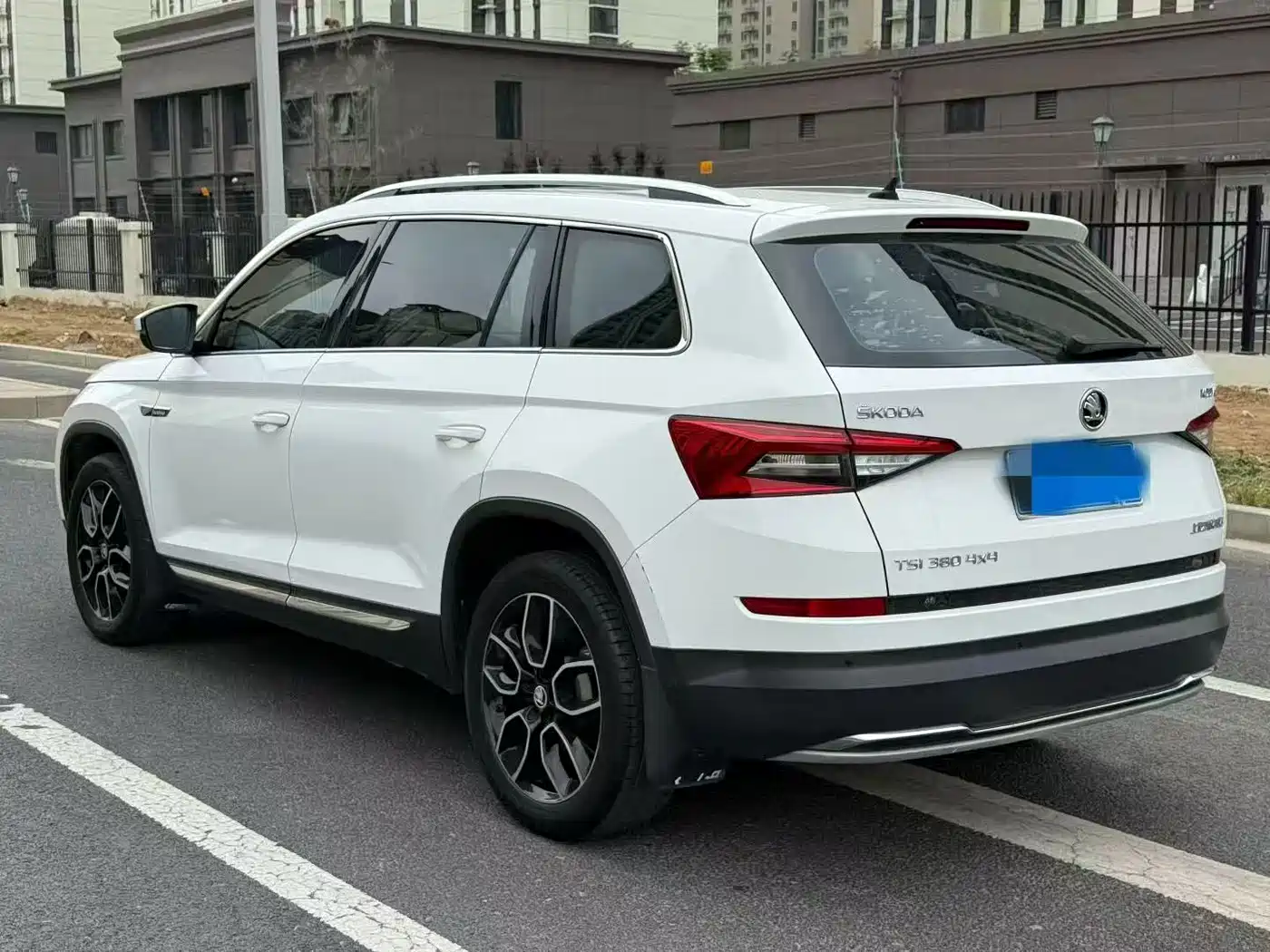 Škoda Kodiaq 2019 TSI380 7-seater 4WD Flagship Edition China V фото 7