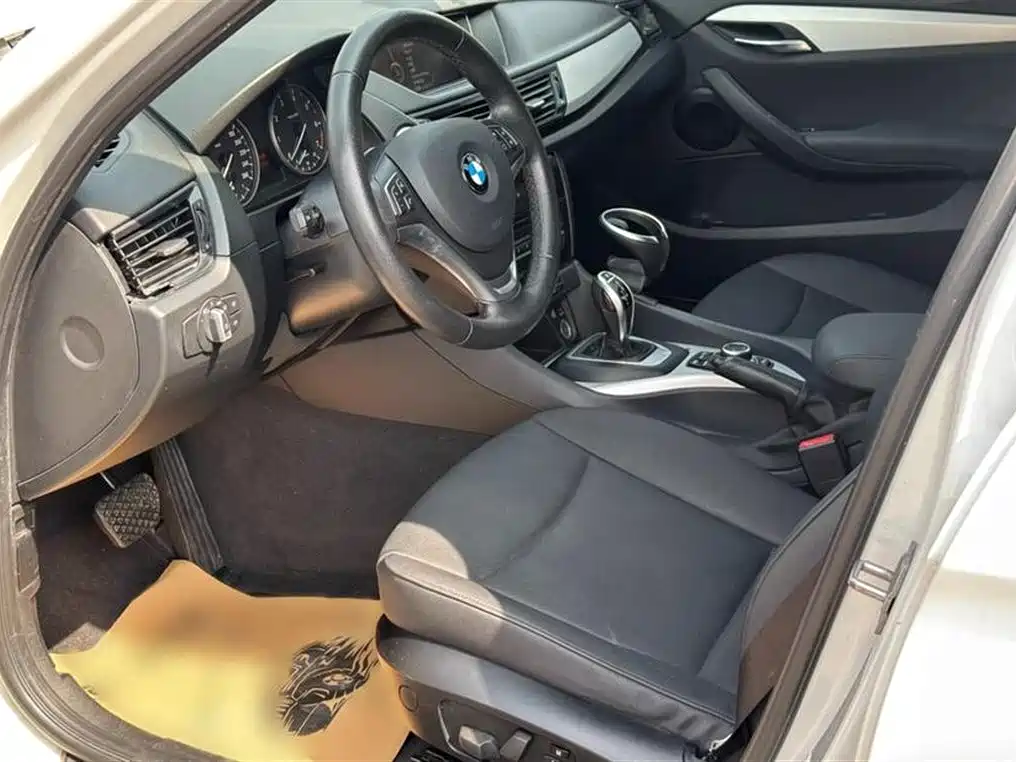 BMW X1 2015 Model sDrive18i Fashion Advanced Edition фото 9