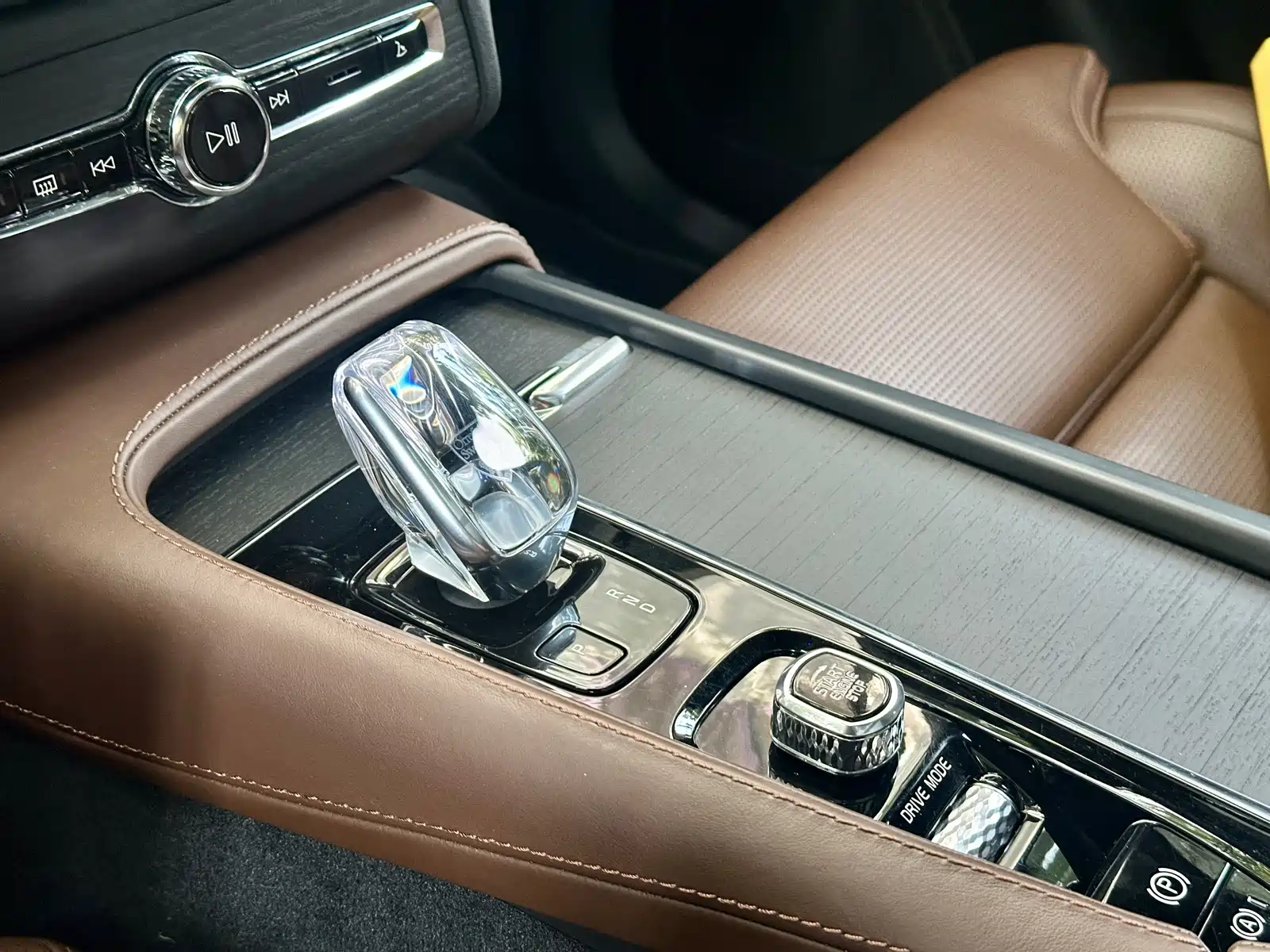 Фото 16 - Volvo XC90