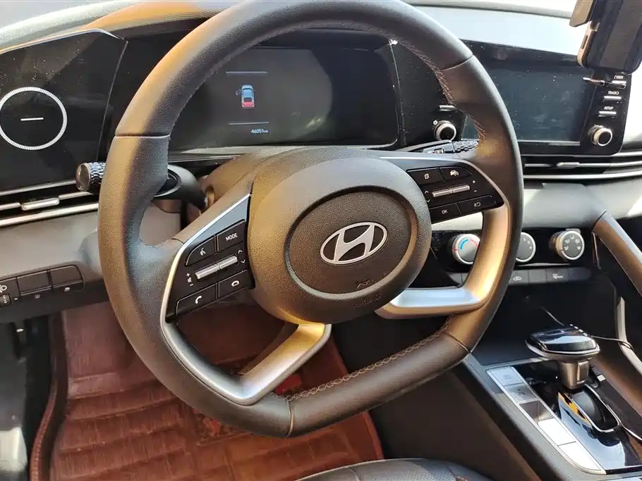 Hyundai Elantra 2023 1.5L CVT GLX Elite Edition фото 15