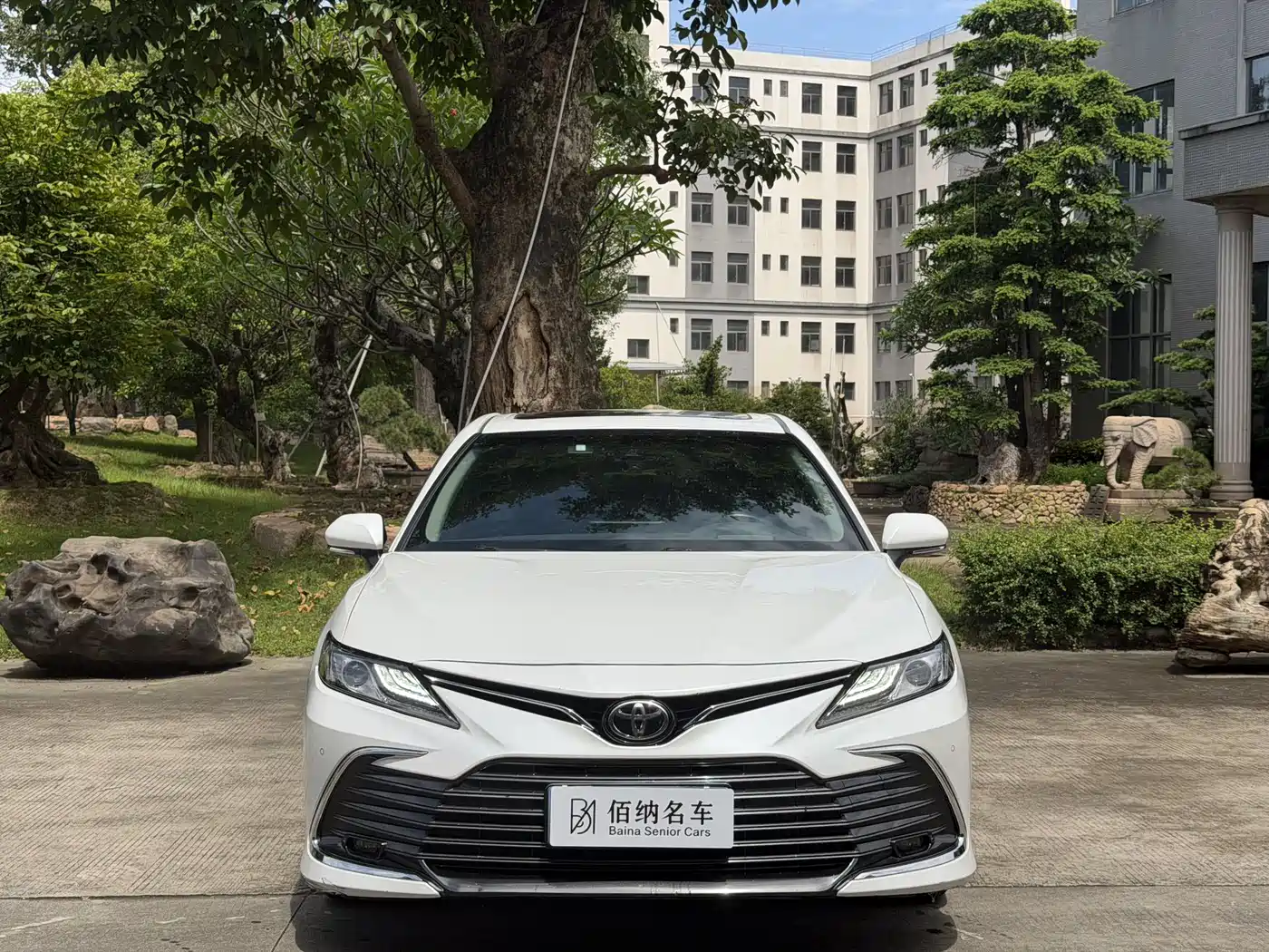 Toyota Camry 2021 2.0G Luxury Edition фото 2