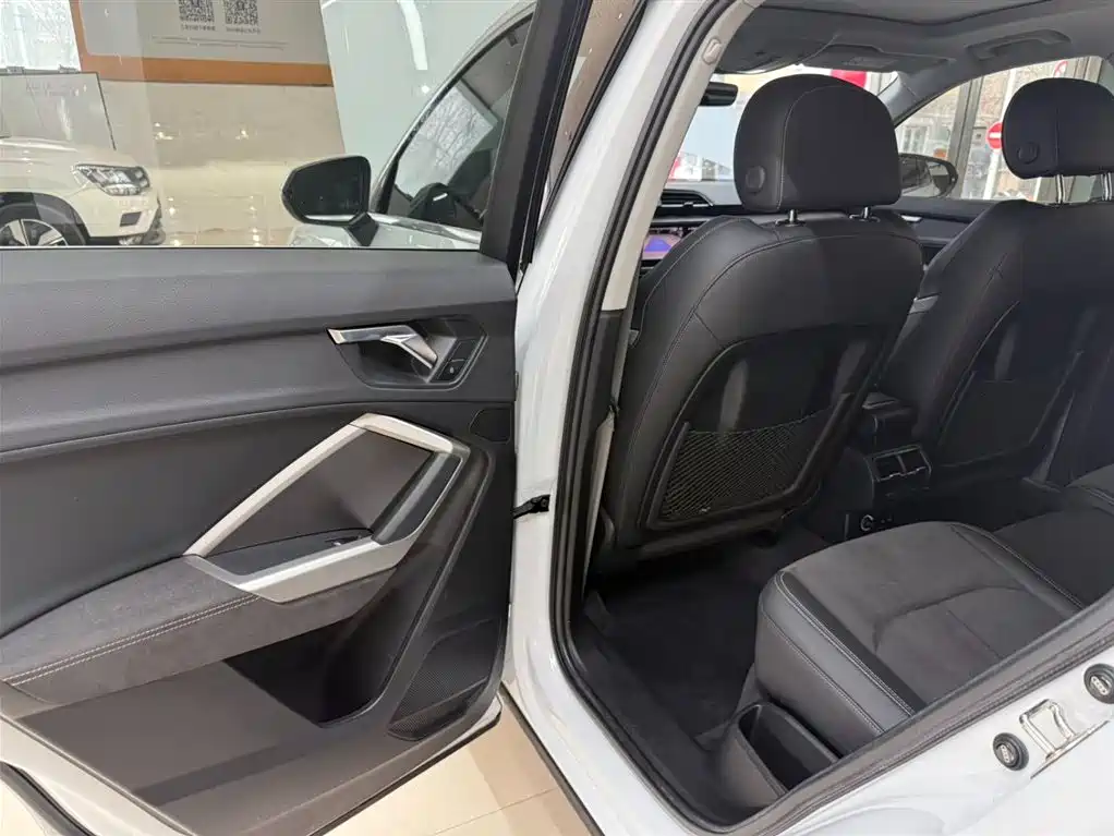 Audi Q3 2022 35 TFSI Fashion Dynamic фото 13