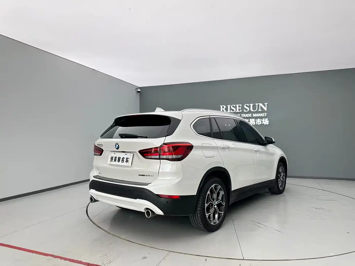 BMW X1 2022 sDrive25Li Leading фото 9