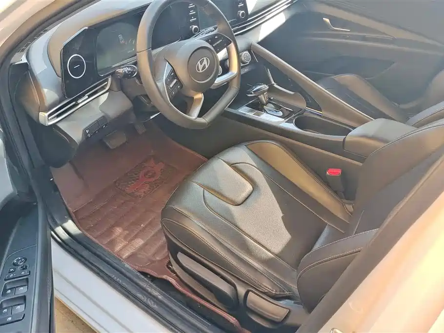 Hyundai Elantra 2023 1.5L CVT GLX Elite Edition фото 9
