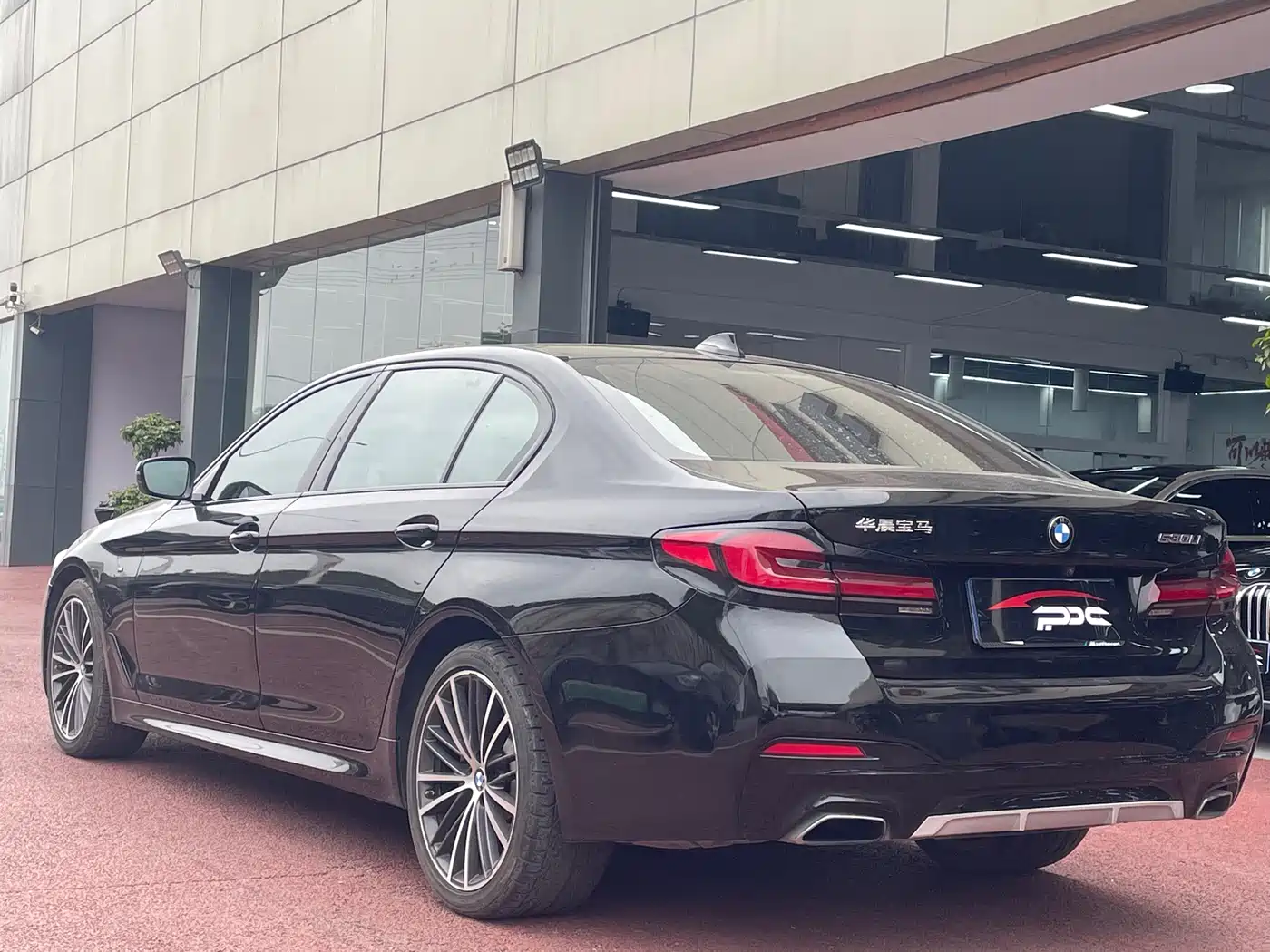 BMW 5 Series 2020 530Li Leading M Sport Package фото 13