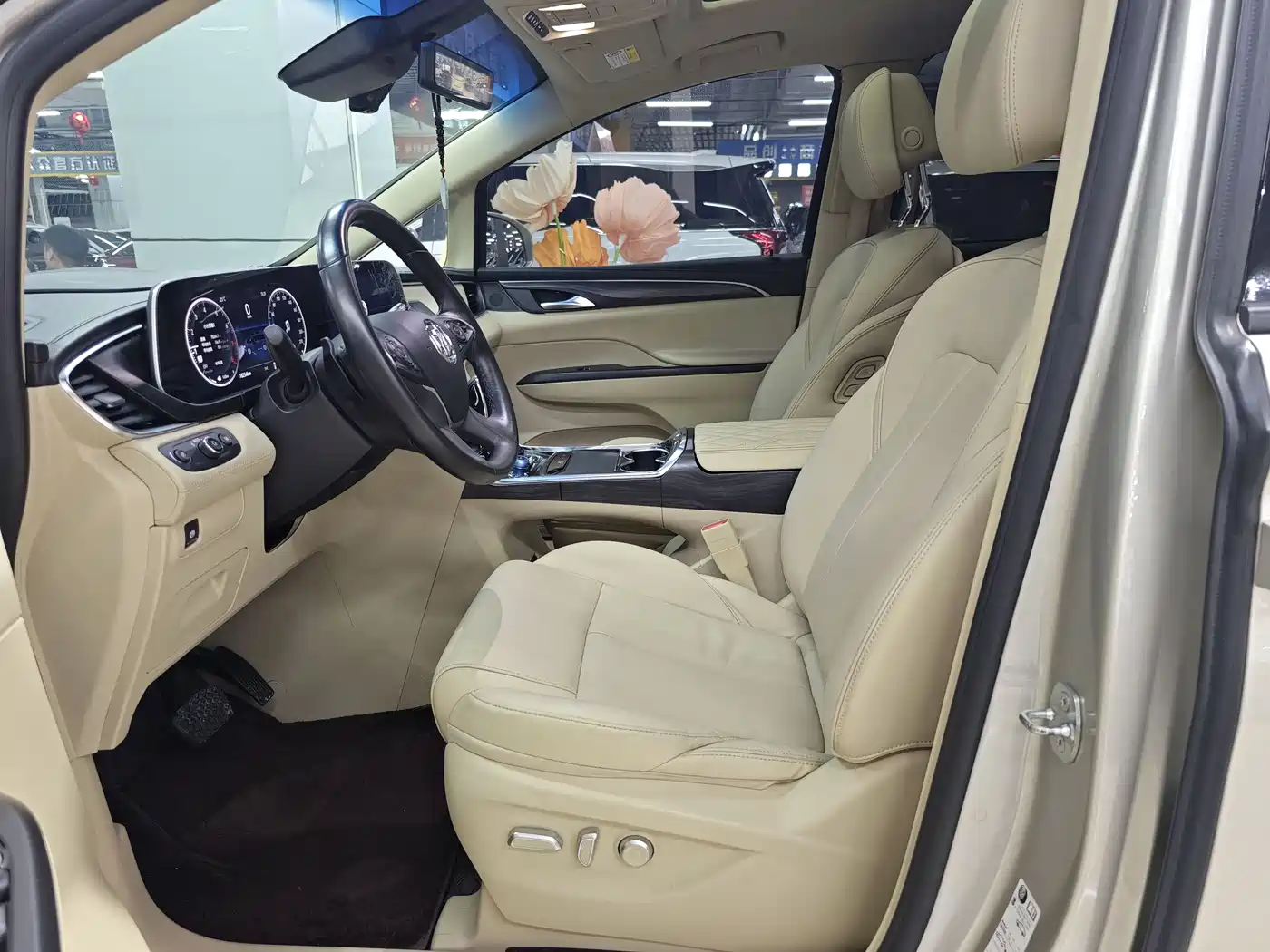 Buick GL8 2023 ES Landmaster Exclusive фото 5
