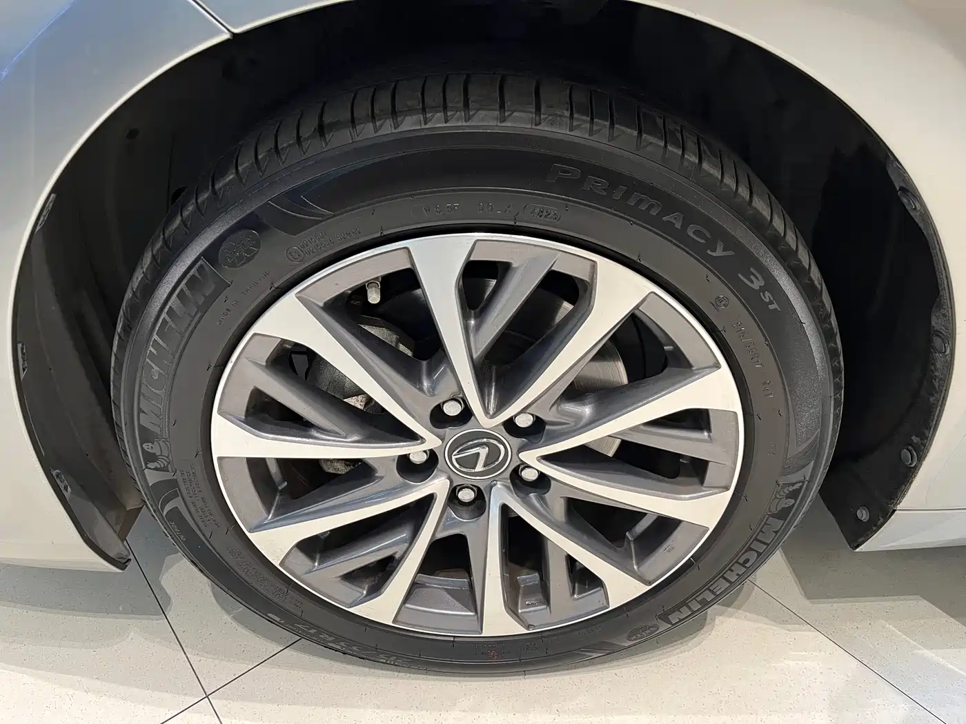 Lexus ES 2023 200 Excellence Edition фото 23