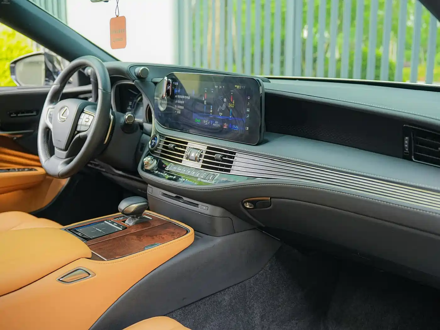 Lexus LS 2021 500h Excellence Edition фото 11