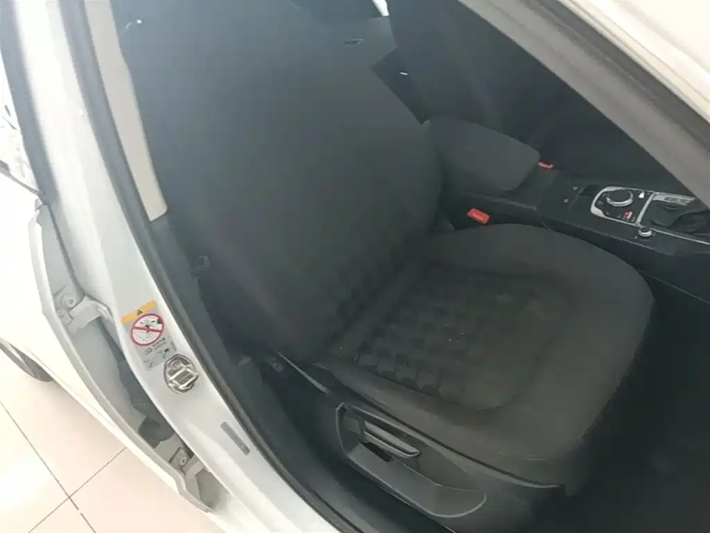 Audi A3 2016 Sportback 35 TFSI Leadership фото 25