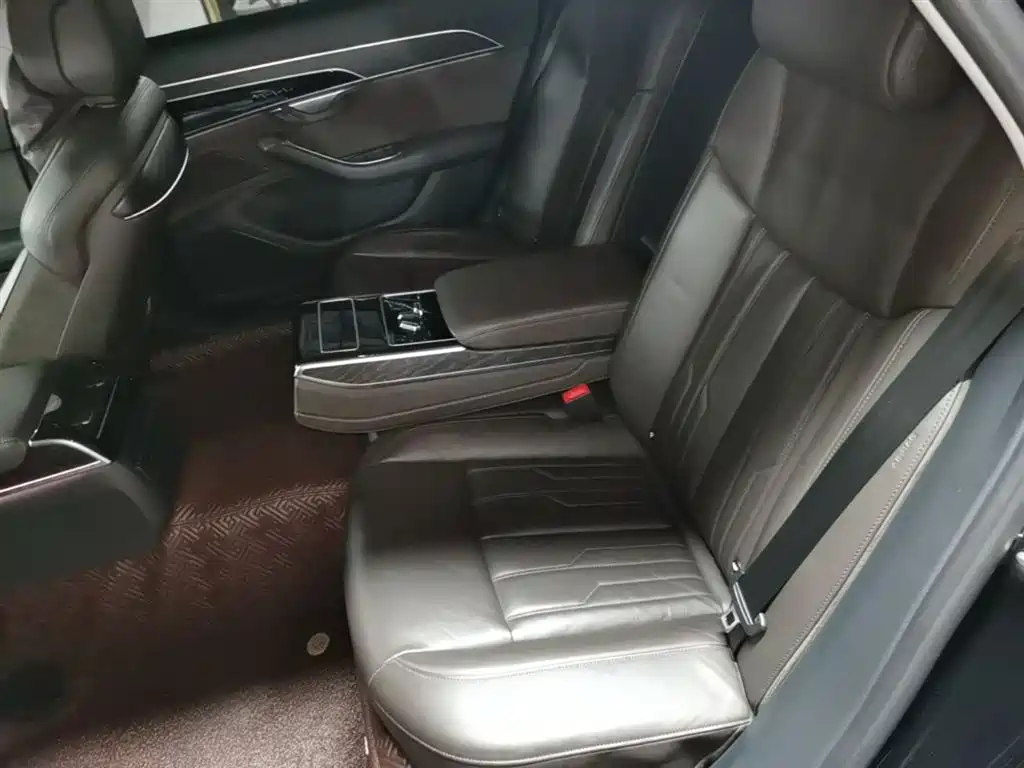 Audi A8 2019 Facelift Plus A8L 50 TFSI quattro Comfort фото 24
