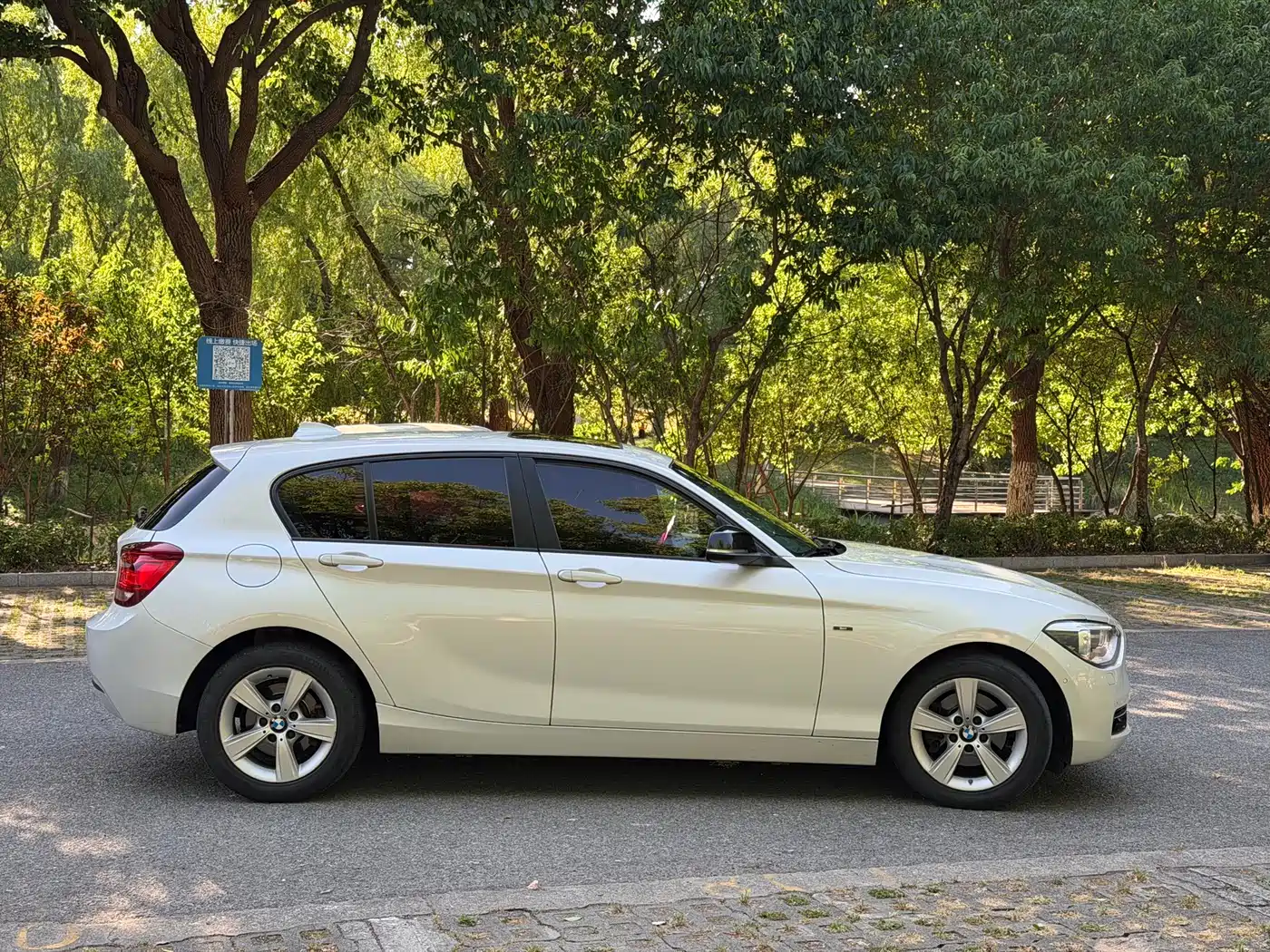 BMW 1 Series (Import) 2013 Facelift 118i Sport Model фото 4