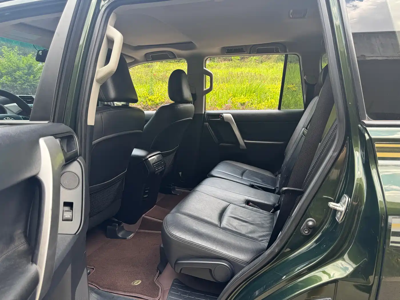 Toyota Prado 2015 2.7L Automatic Luxury фото 5