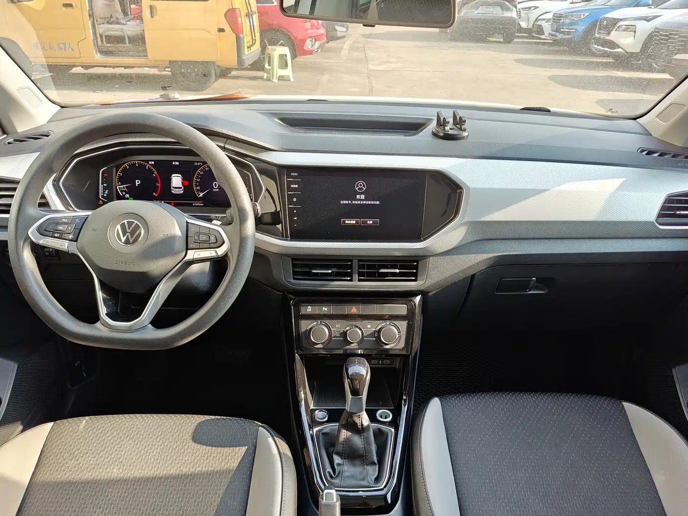 Volkswagen Tanying 2023 Model 200TSI DSG R-Line Smart Connect Edition фото 12