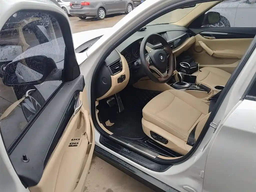 BMW X1 2015 Model sDrive18i Leading Advanced Edition фото 15