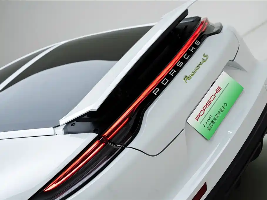 PORSCHE PANAMERA NEW ENERGY