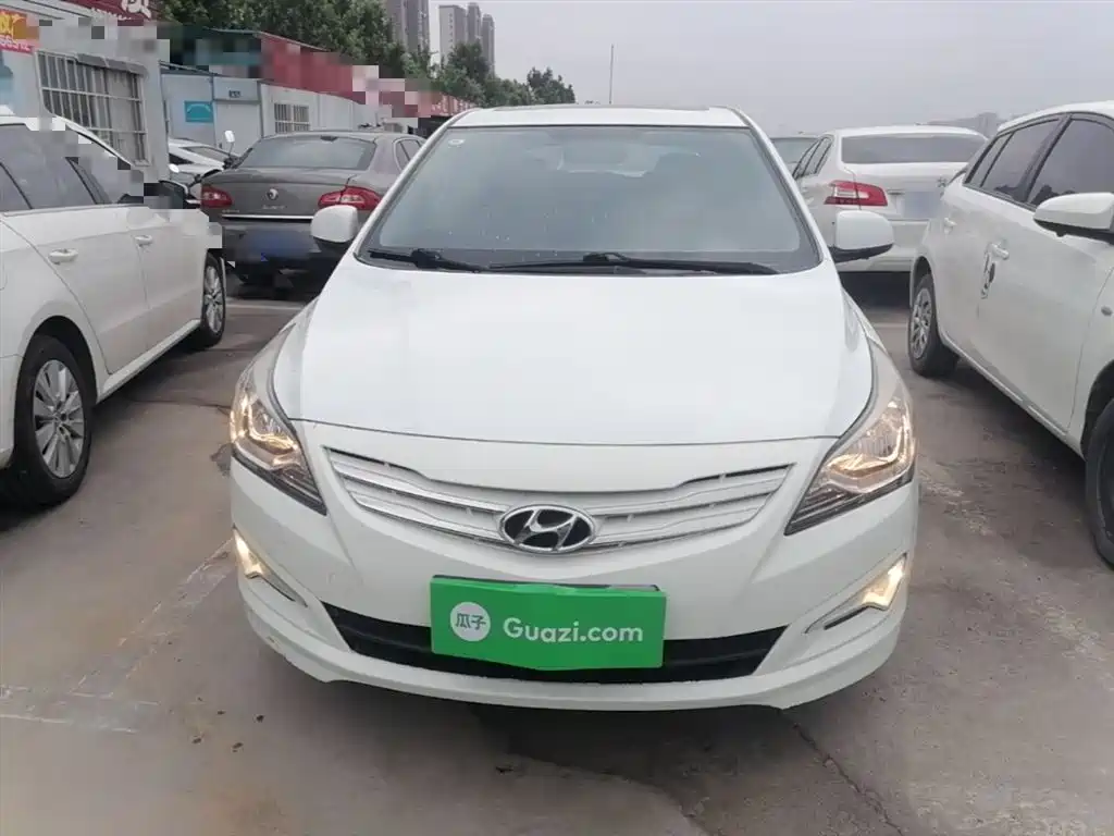 Hyundai Reina 2014 Model 1.4L Automatic GLX фото 3