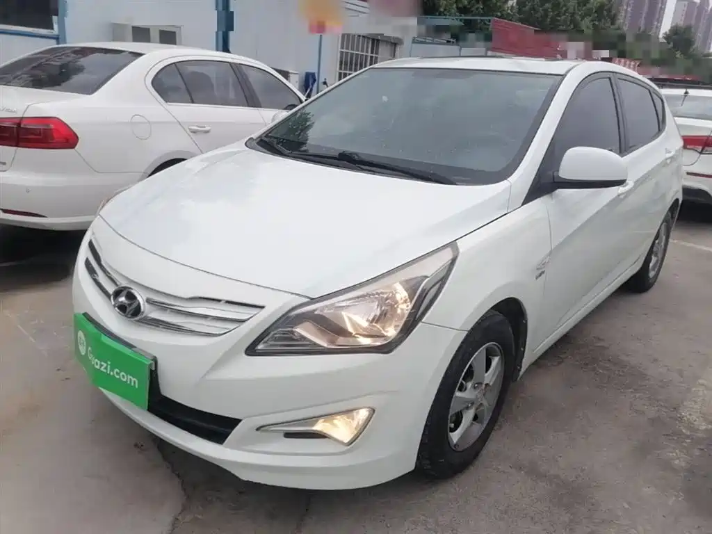 Hyundai Reina 2014 Model 1.4L Automatic GLX фото 2