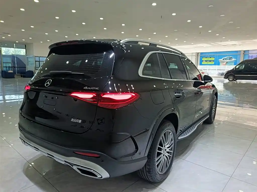 MERCEDES-BENZ GLC