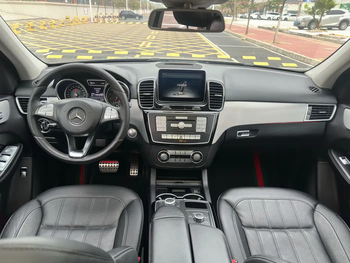 Mercedes-Benz GLE 2016 GLE 320 4MATIC Luxury фото 12