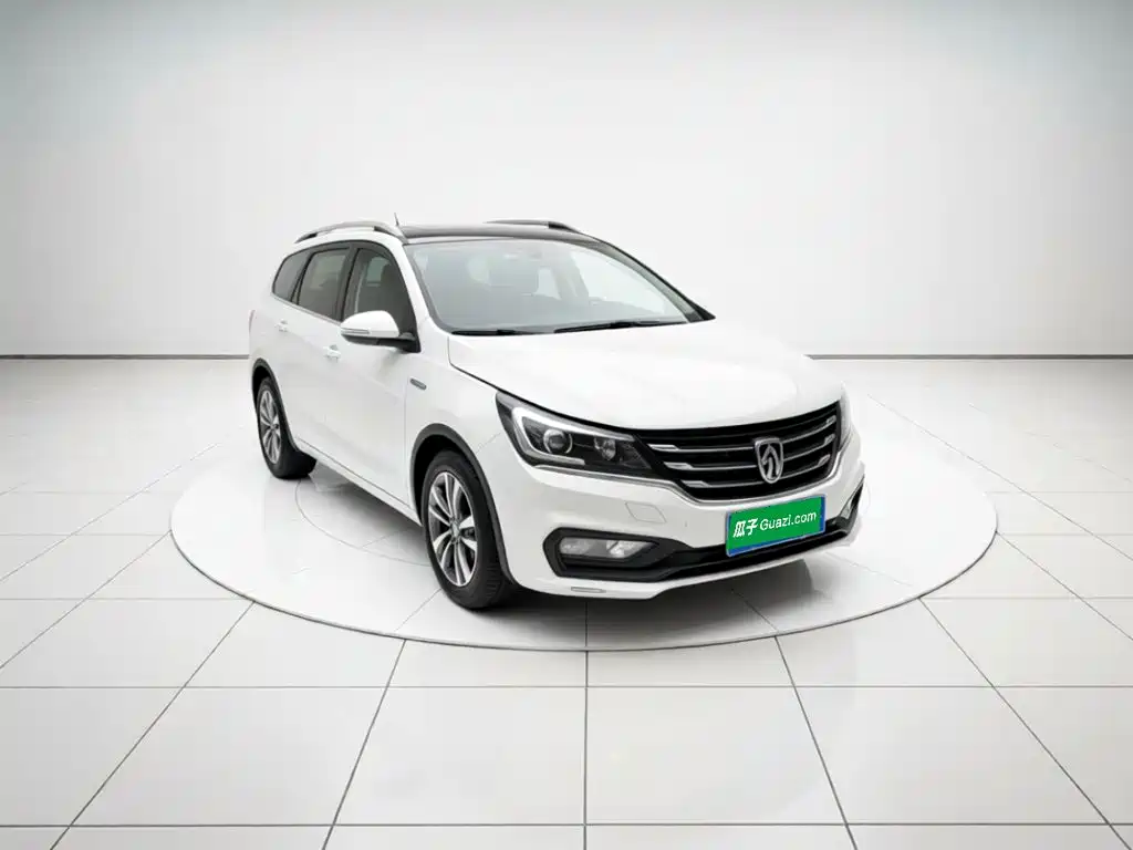 Baojun 310W 2017 2017 1.5L Manual Fashion Edition (China V)