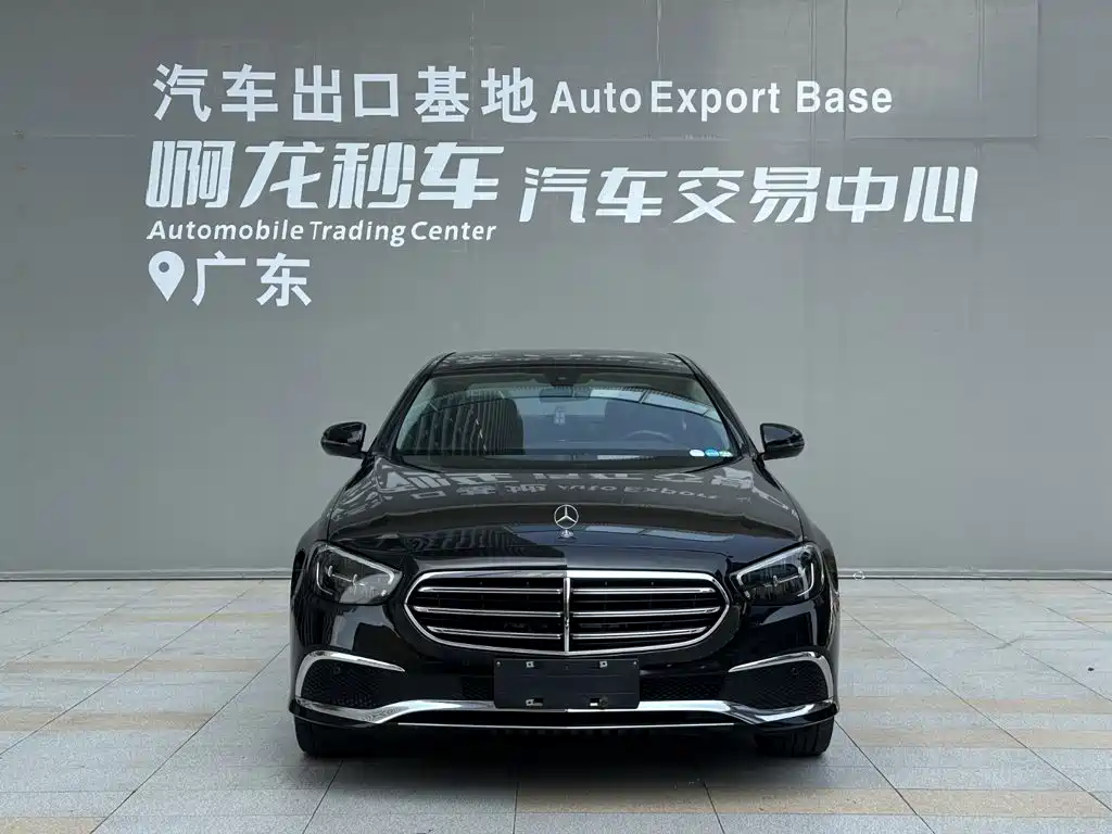 Фото 2 - Mercedes-Benz E-Class