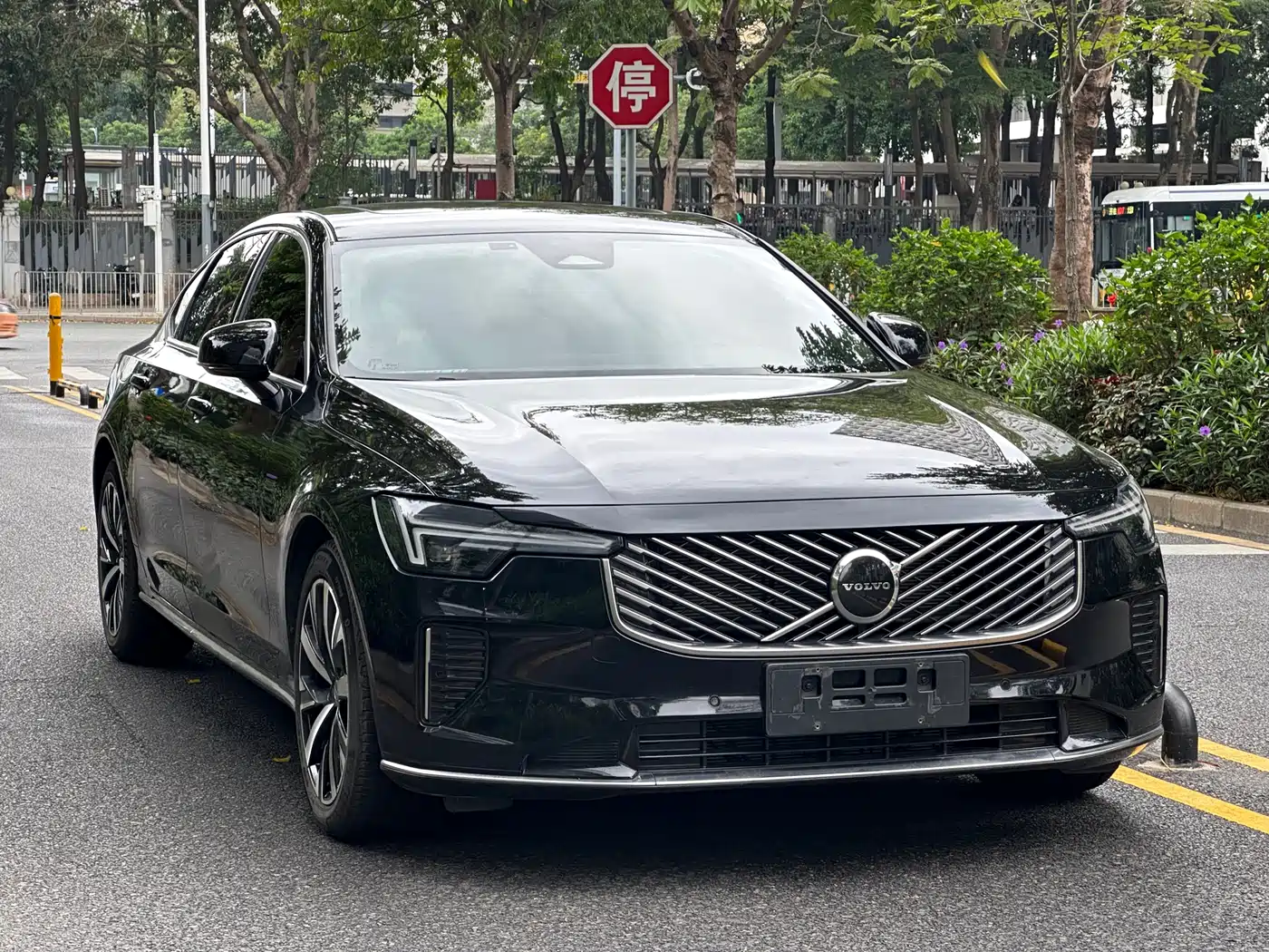 Volvo S90 2026 B5 Zhiyi Luxury Edition фото 3
