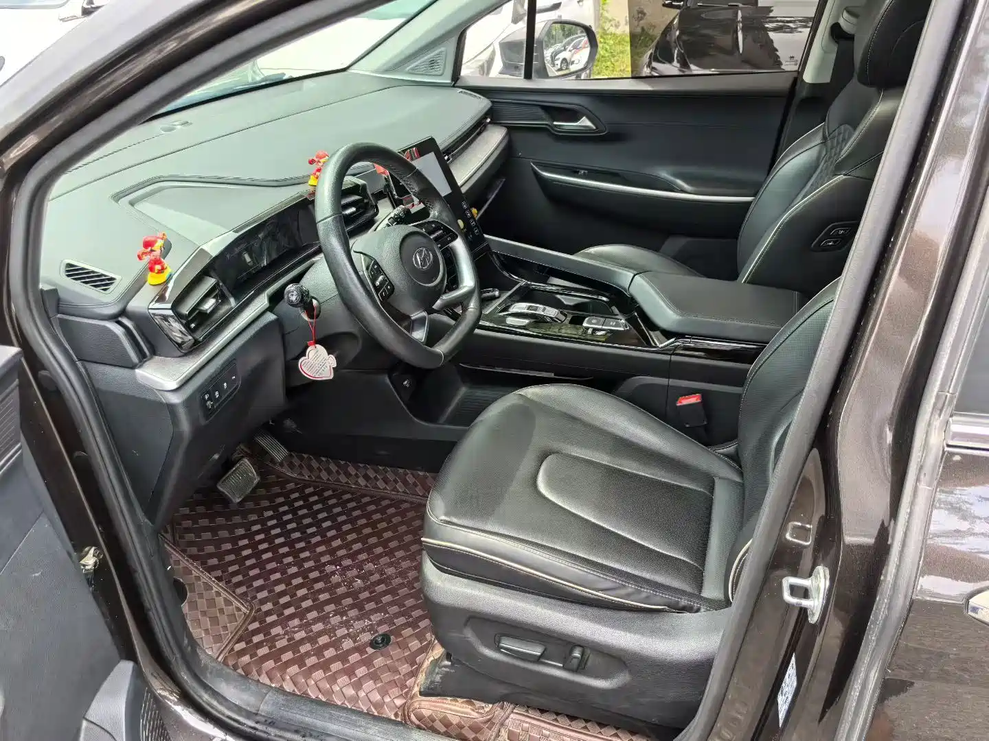 Photo 7 - Hyundai Custo