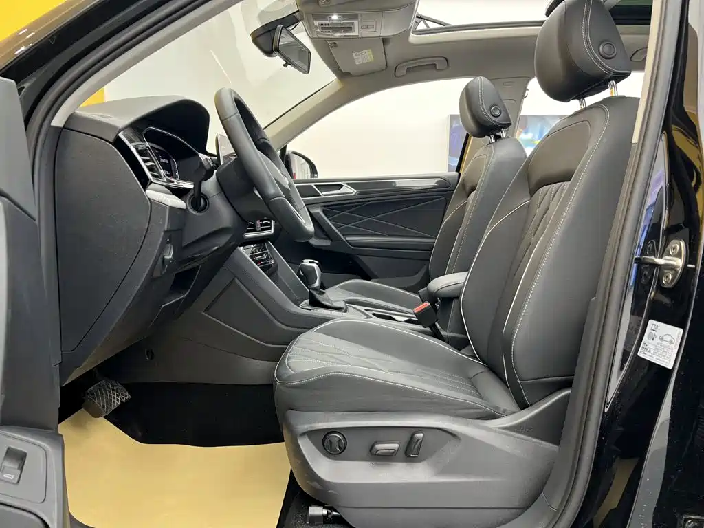 صورة 12 - Volkswagen Tiguan L