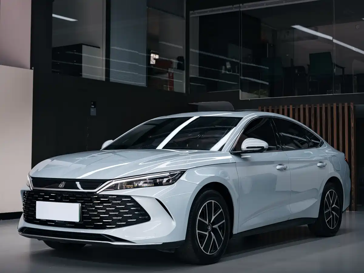 BYD Qin L 2025 DM-i Smart Drive Edition 120KM Leading