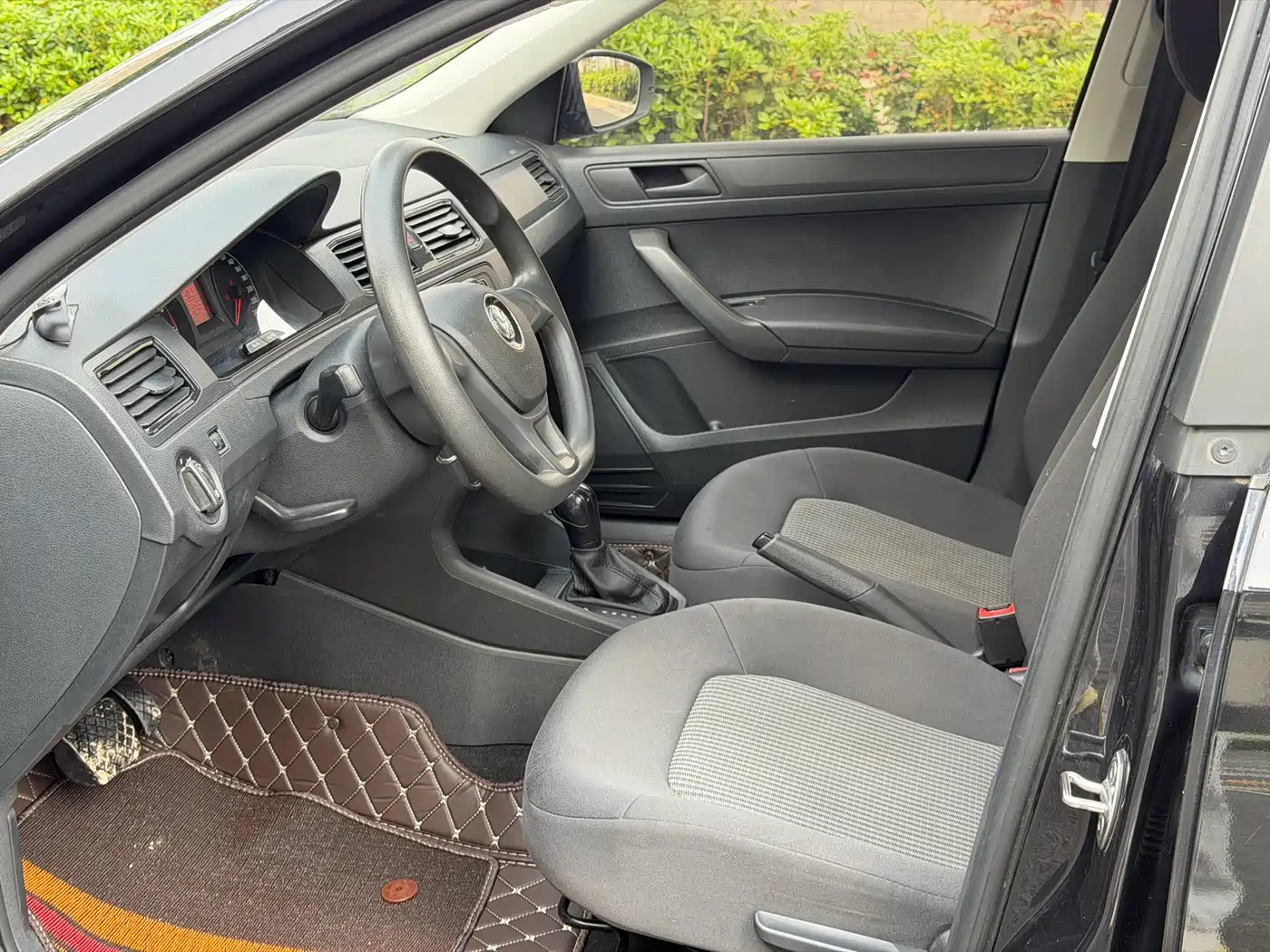 Volkswagen Santana 2016 1.6L Automatic Trend Edition фото 4
