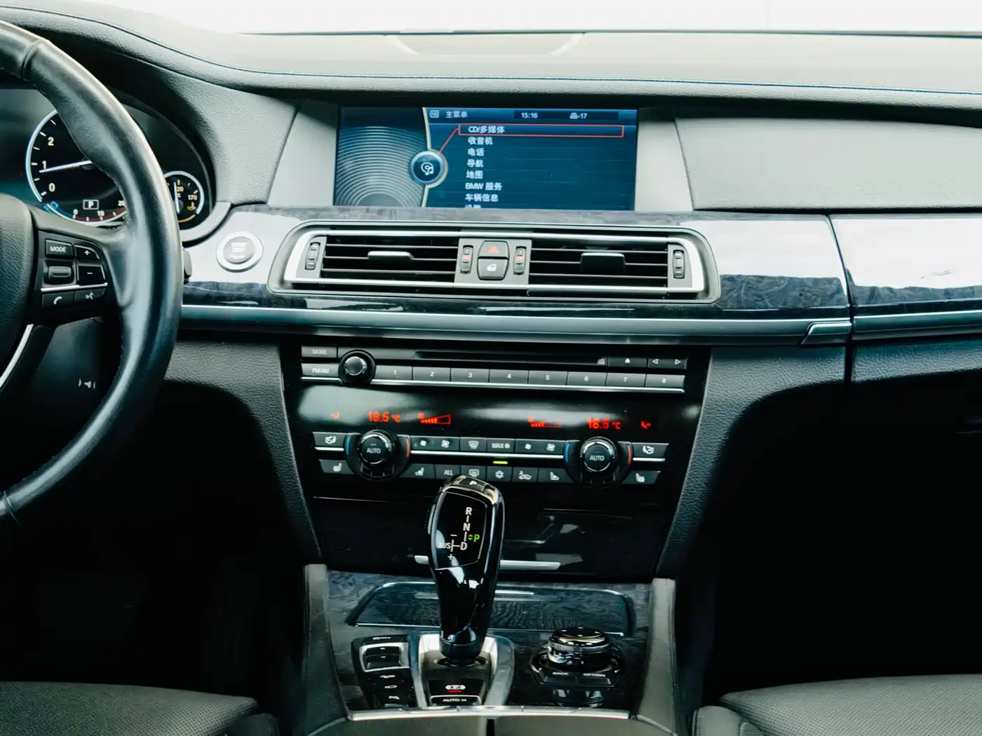 BMW 7 Series 2009 750Li Premium фото 15