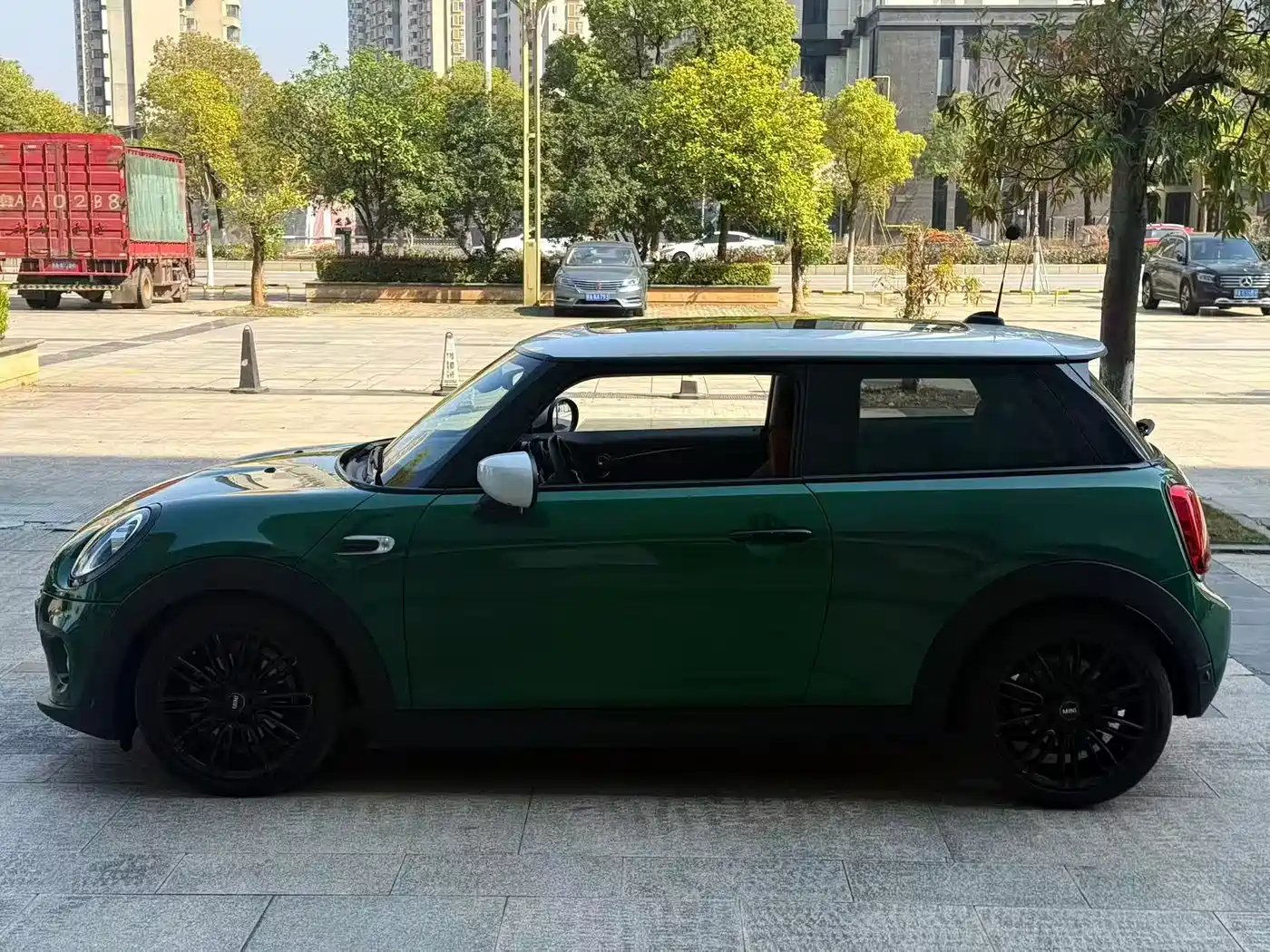 MINI 2021 1.5T COOPER Artist фото 3