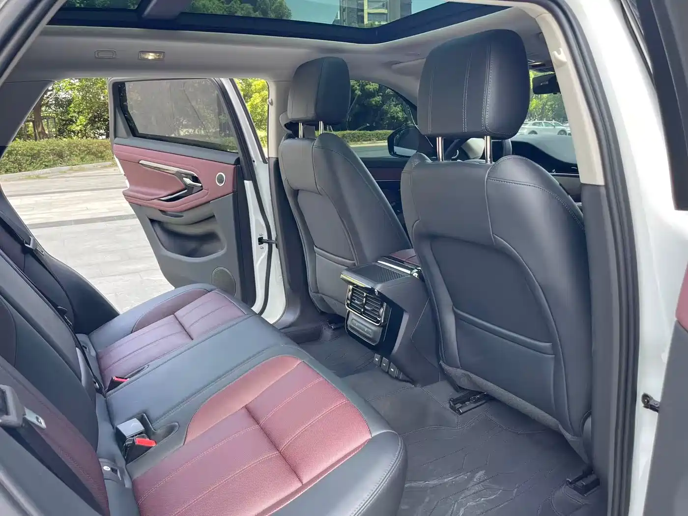 Land Rover Range Rover Evoque 2023 Range Rover Evoque L 249PS Luxury Edition фото 13