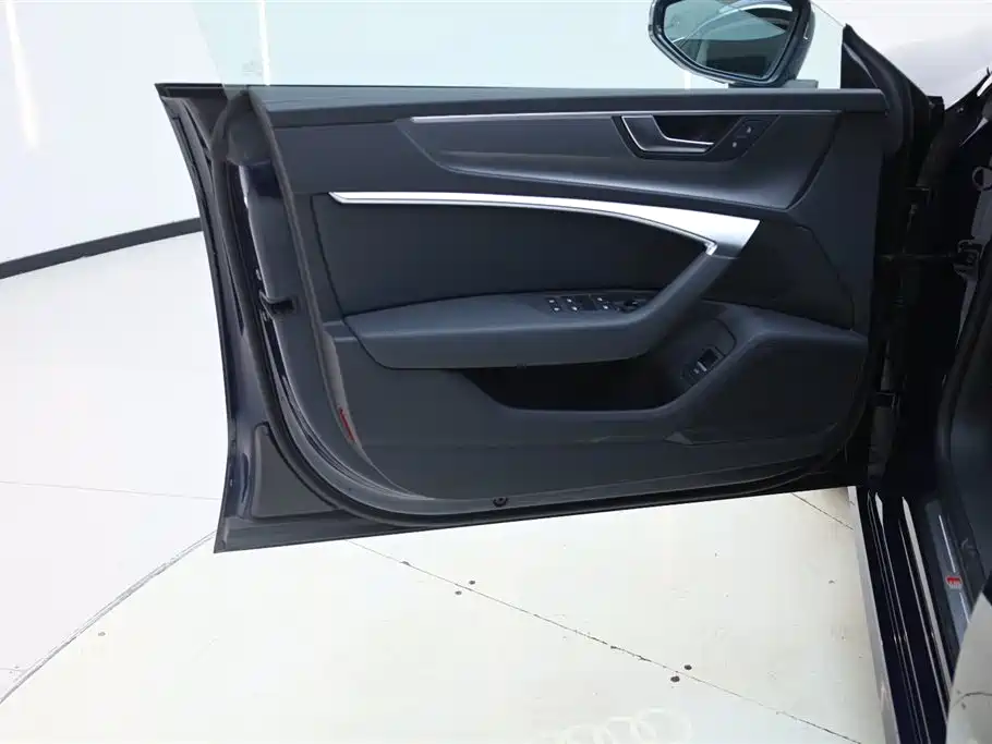 Audi A7L 2024 45TFSI S-line Dream Edition Crystal Package фото 16