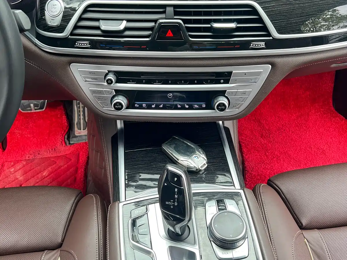 BMW 7 Series 2018 740Li Leading Type M Sport Package фото 19
