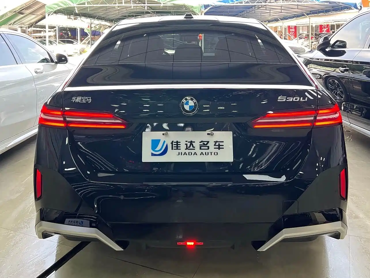 BMW 5 Series 2024 530Li Leading M Sport Package фото 14
