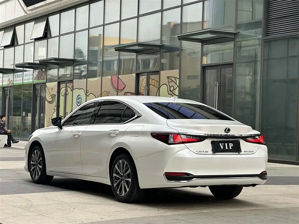 Lexus ES 2022 200 Excellence Edition фото 7