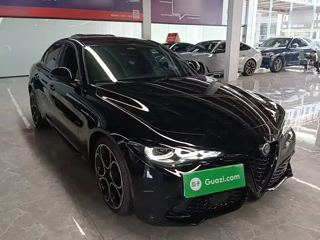 Alfa Romeo Giulia 2026 2023 2.0T 280HP Track Edition