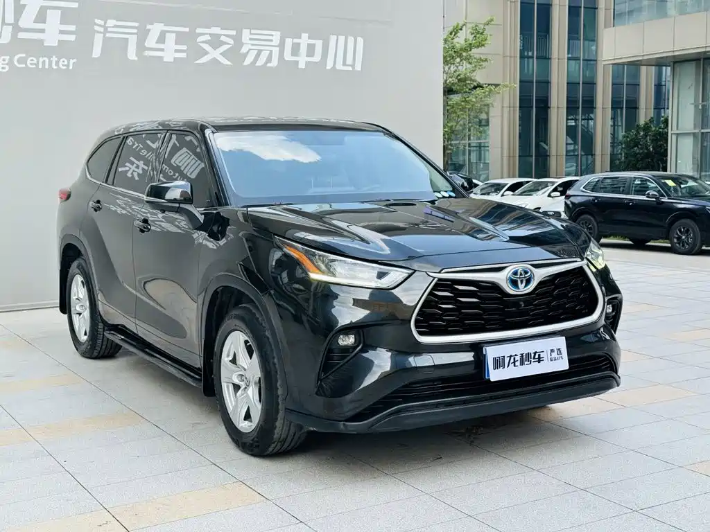 Фото 3 - Toyota Highlander