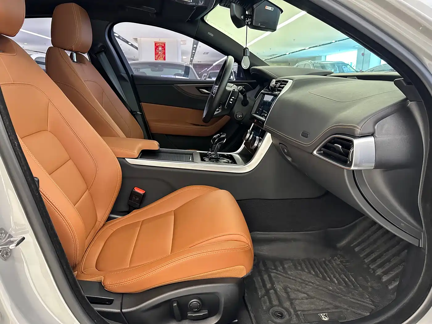 Jaguar XEL 2024 Model 2.0T 250PS R-DYNAMIC S Progressive Sport Edition фото 13