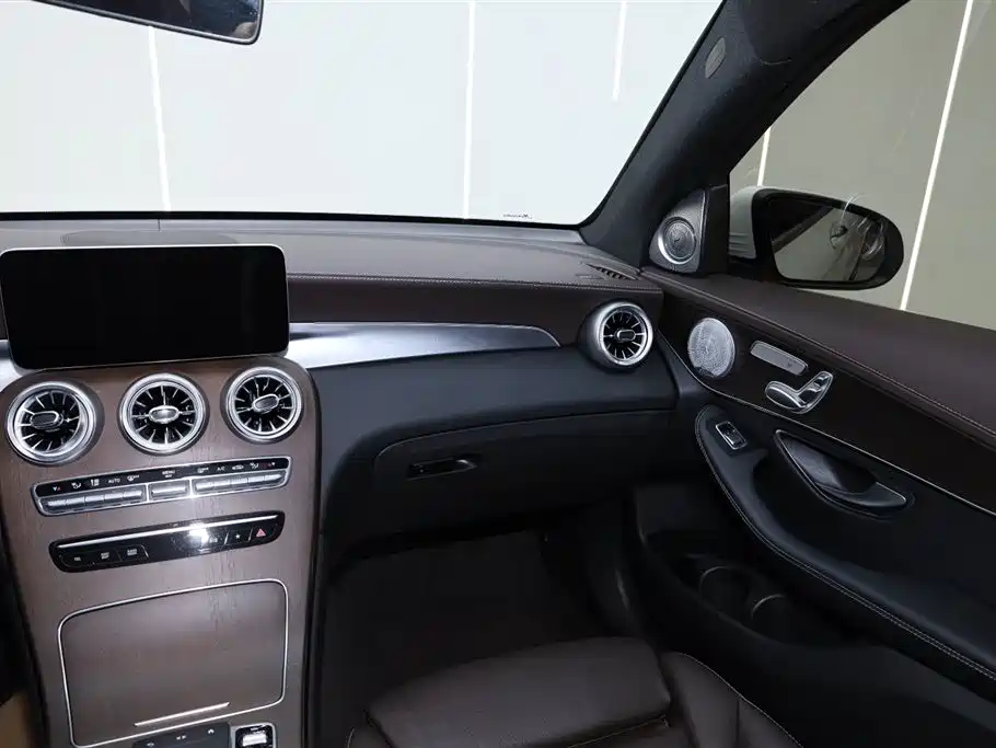 Mercedes-Benz GLC 2022 Facelift GLC 300 L 4MATIC Dynamic Collector's Edition фото 14