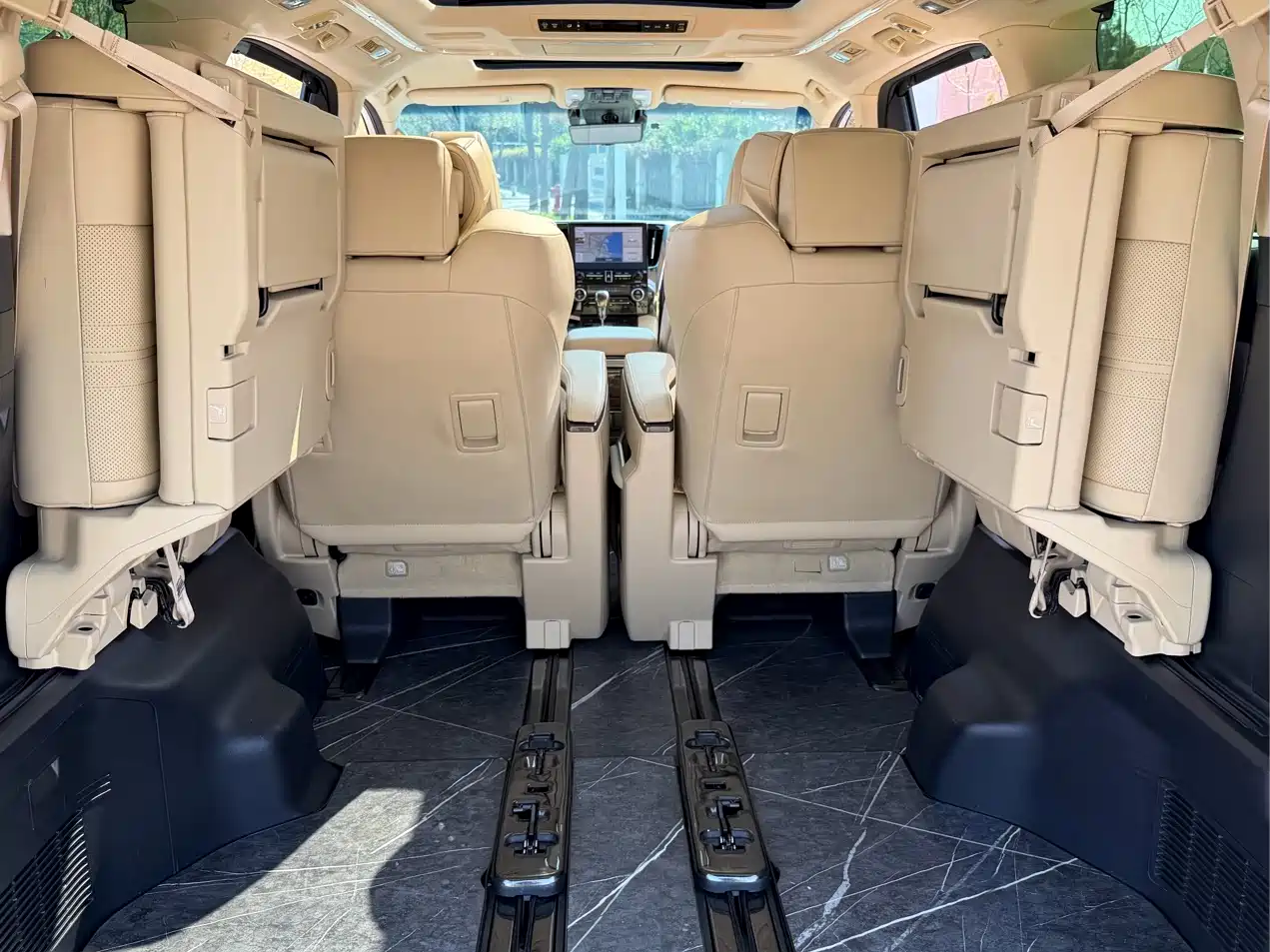 Toyota Vellfire 2021 Crown Hybrid 2.5L HV Premium Edition фото 12