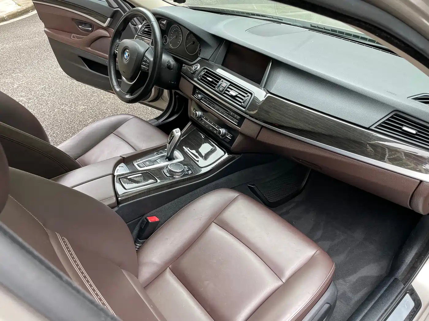 BMW 5 Series 2014 525Li Luxury Design Package фото 14