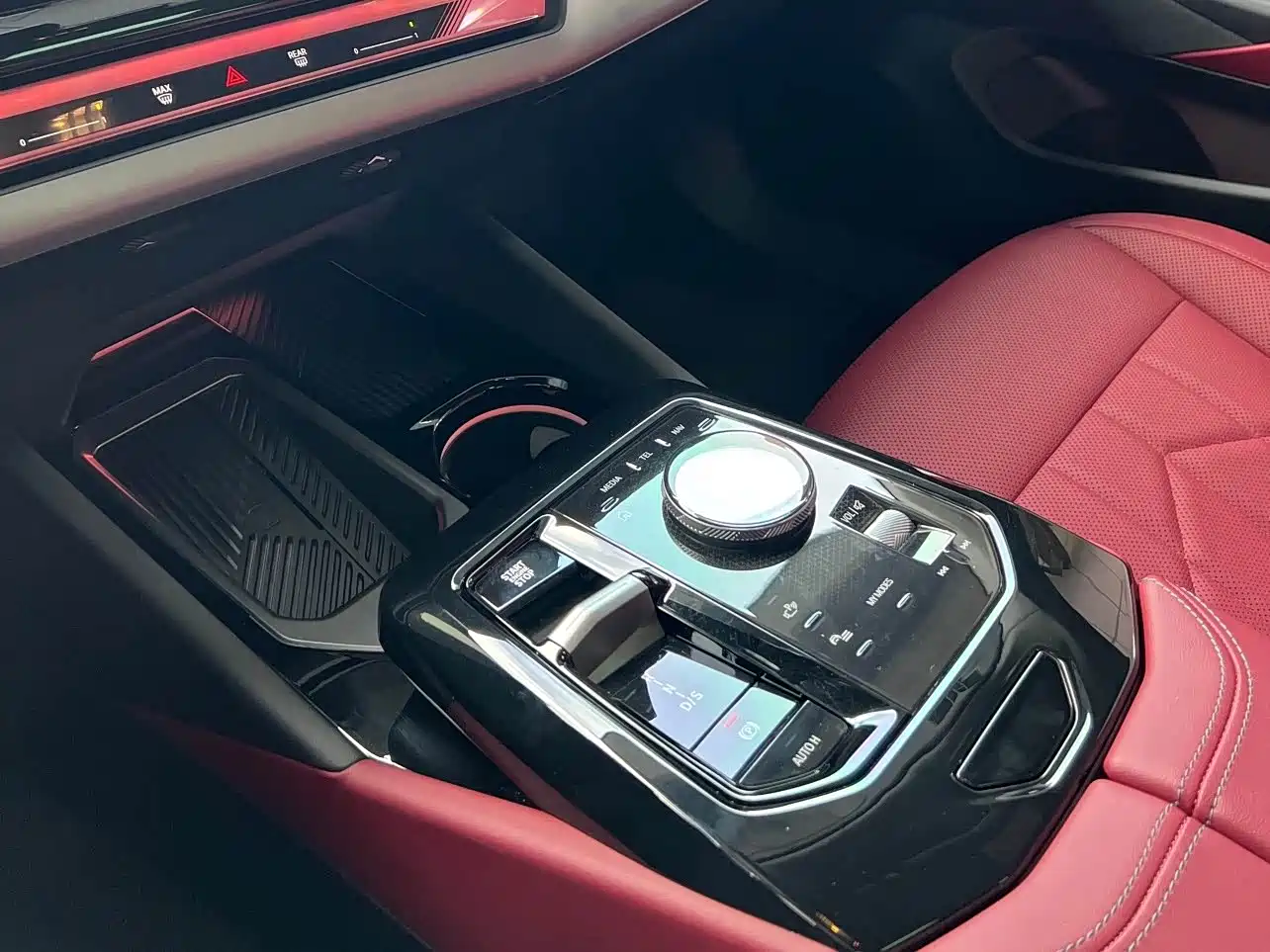BMW 5 Series 2024 530Li Leading M Sport Package фото 5